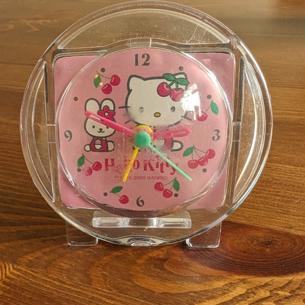 Hello Kitty Clock โฐ - Picture 4 of 6